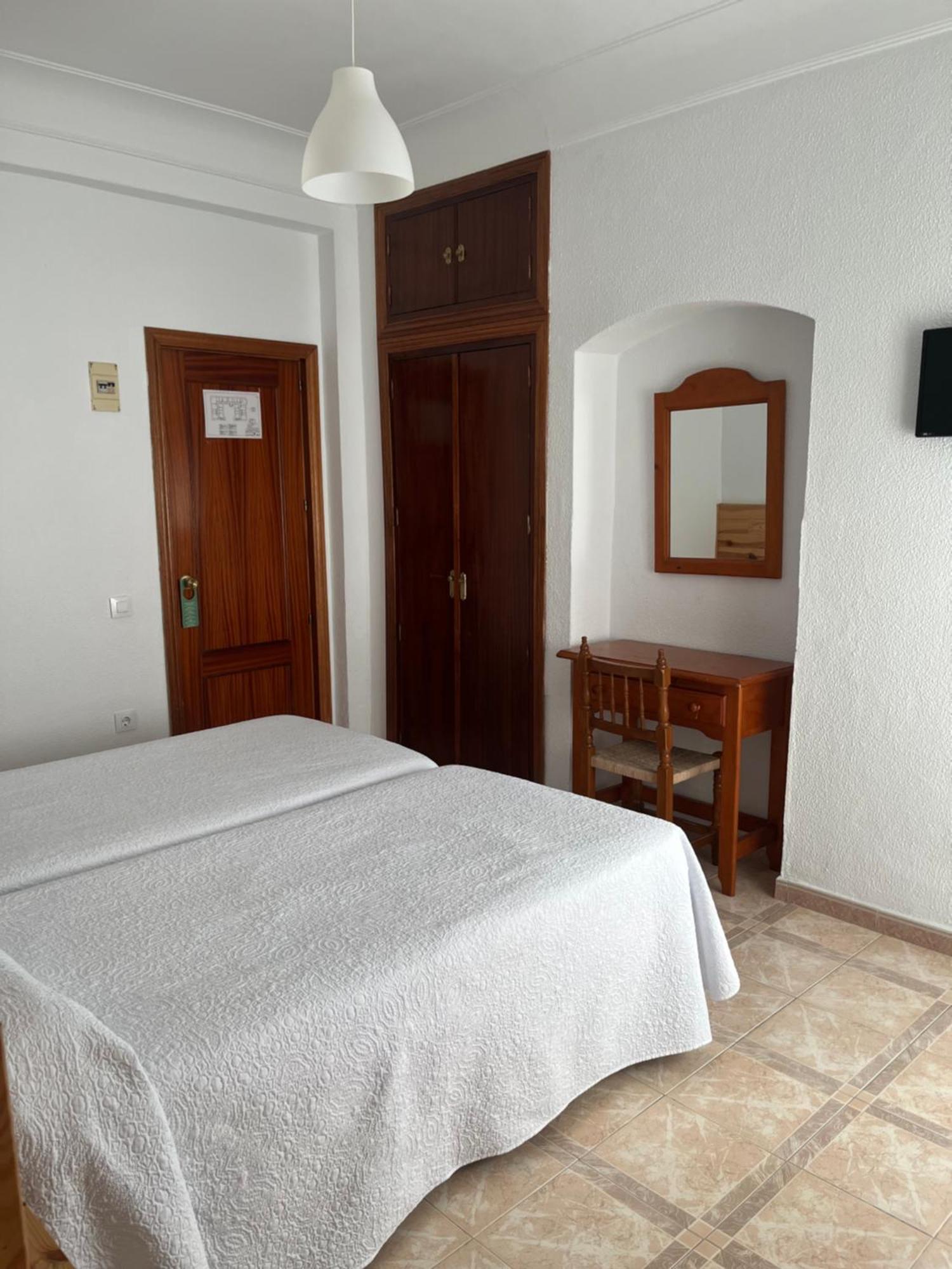 Hostal Barbate Exterior photo